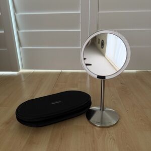 simplehuman Sensor Mirror, 5" Round Rechargeable Mini Travel Makeup Mirror